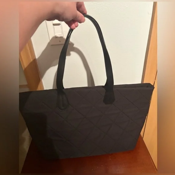 Chico's Black Quilted Fabric Tote-bag Condition NWOT Everyday Bag - Picture 3 of 6
